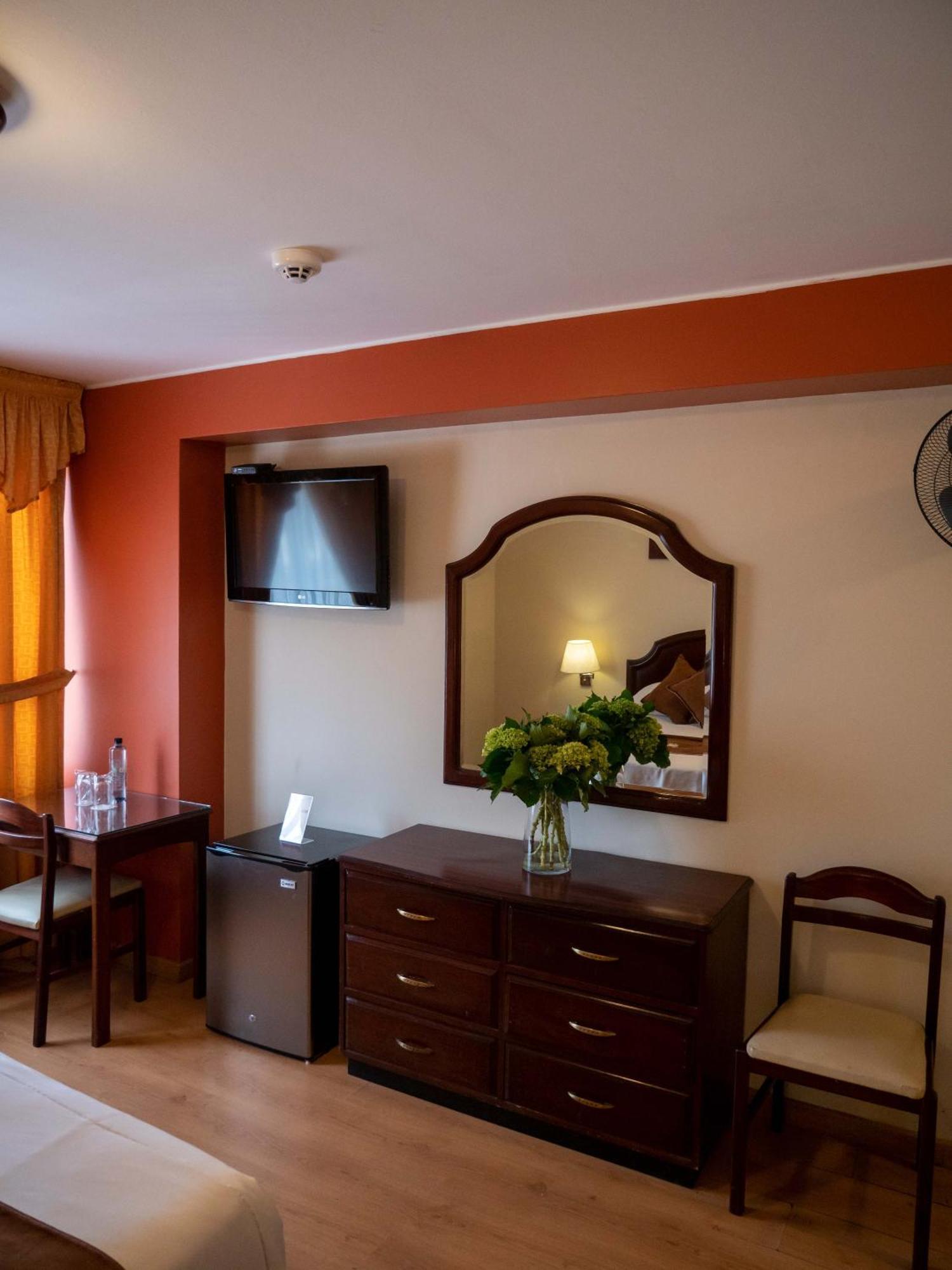 Hotel Britania San Borja Лима Экстерьер фото